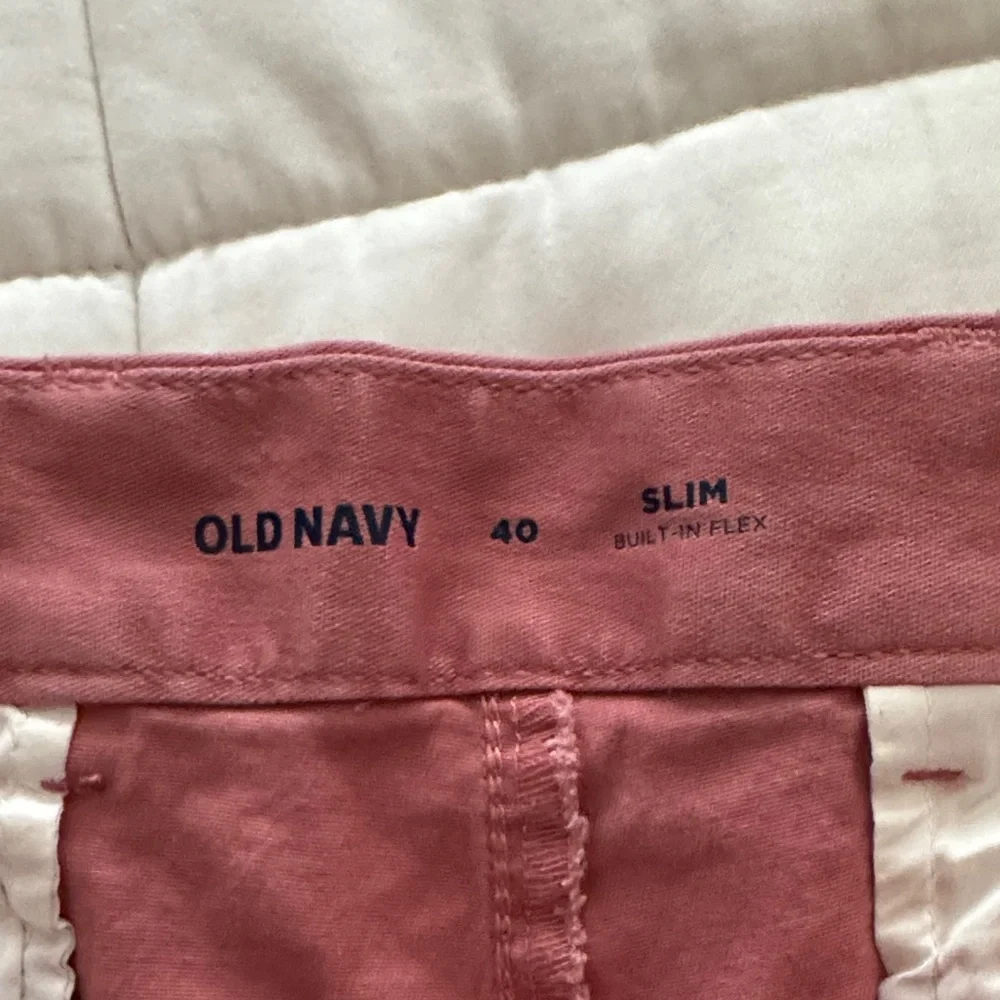 Old Navy Men's Dusty Rose Flat Front Shorts Size 40 Slim